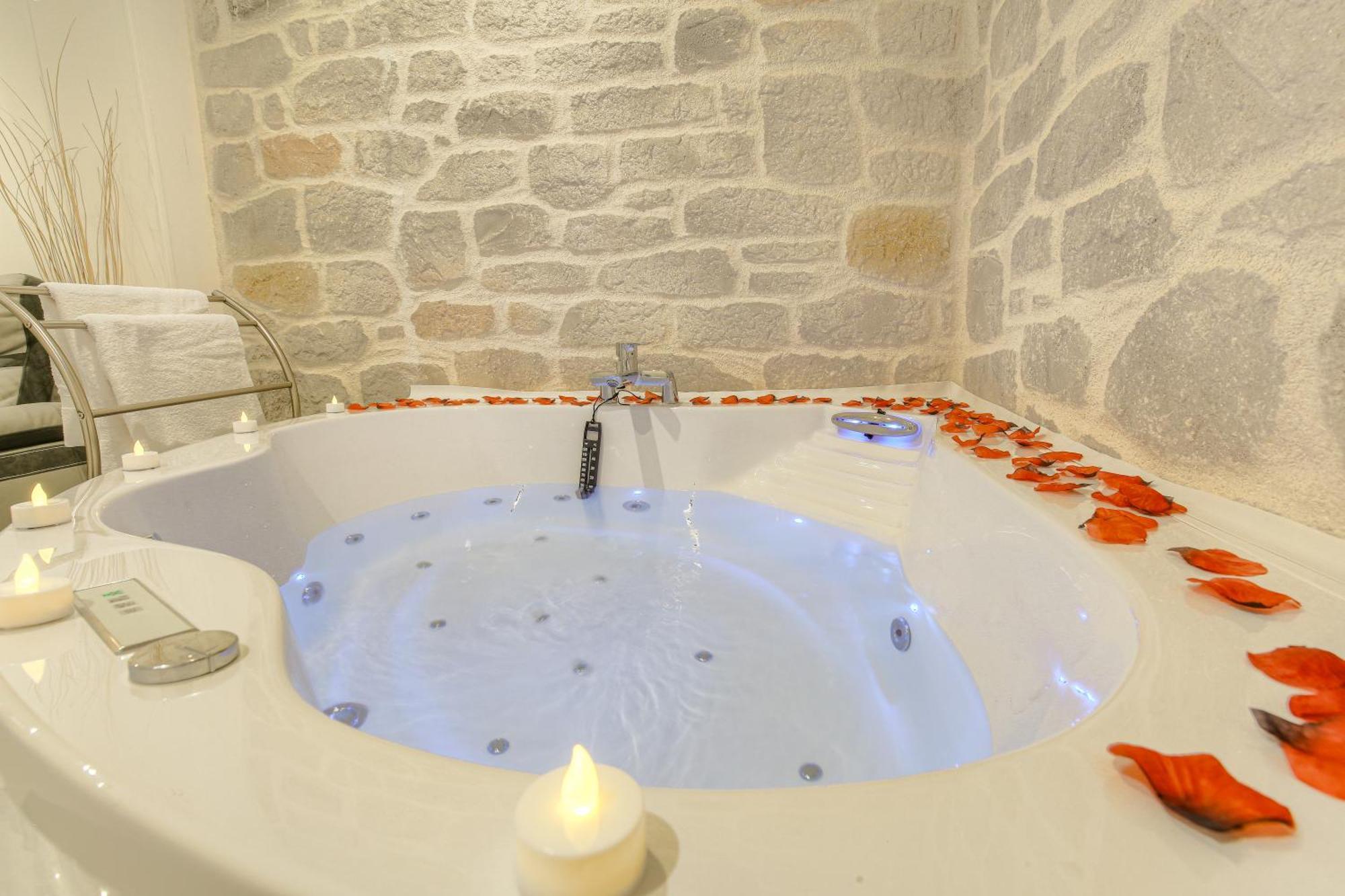 La Suite Neuvilloise Neuville-sur-Saône Extérieur photo